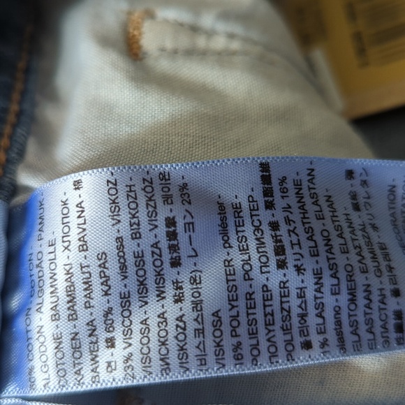 Levis Classic Mid Rise Straight Fit Jeans 12 Short - Picture 14 of 16